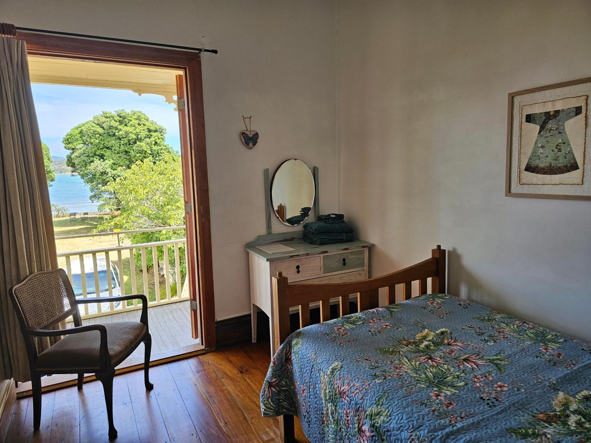 Brony'S Beachfront-Short And Long Term Stays Porirua Dış mekan fotoğraf