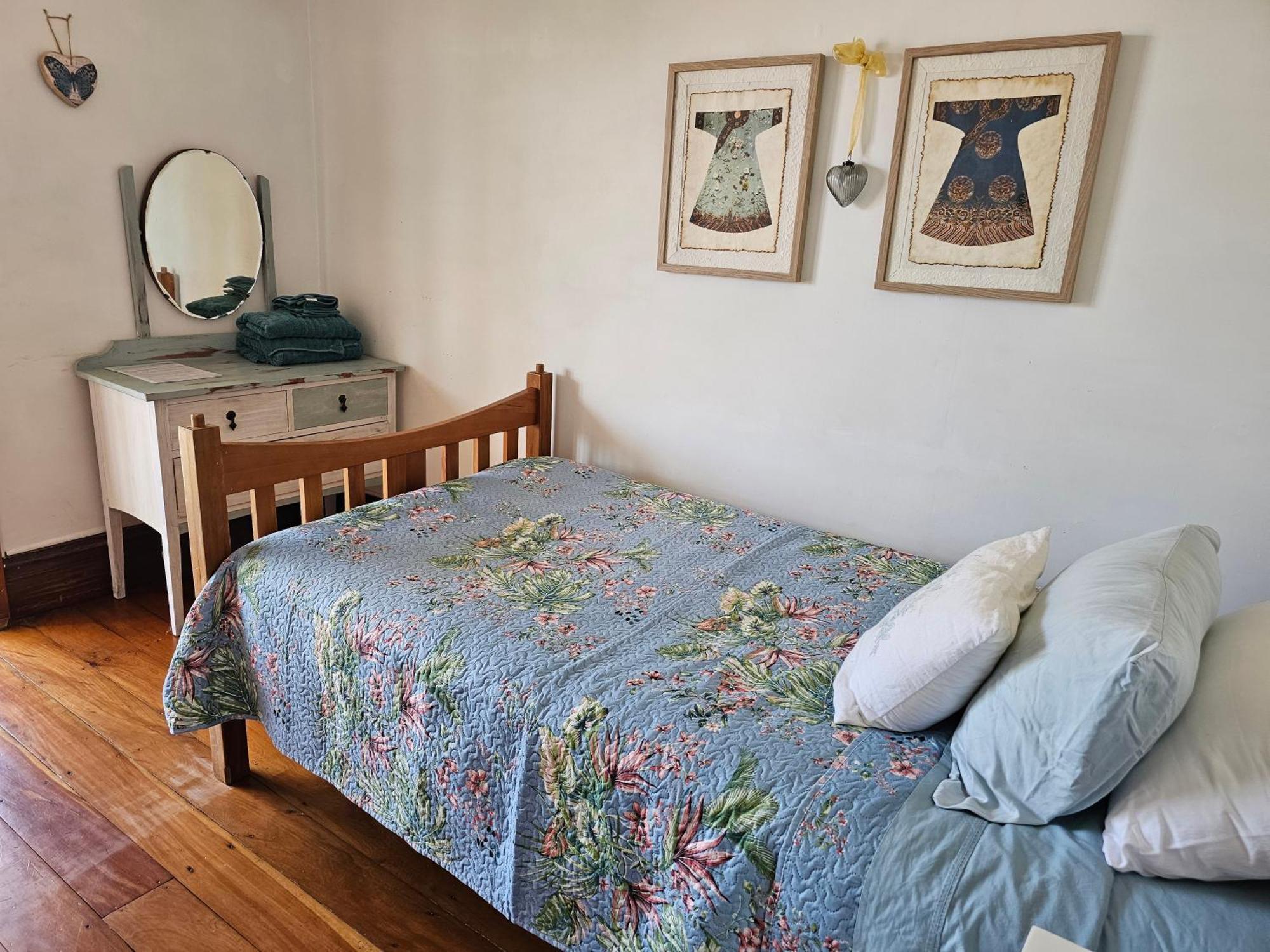 Brony'S Beachfront-Short And Long Term Stays Porirua Oda fotoğraf