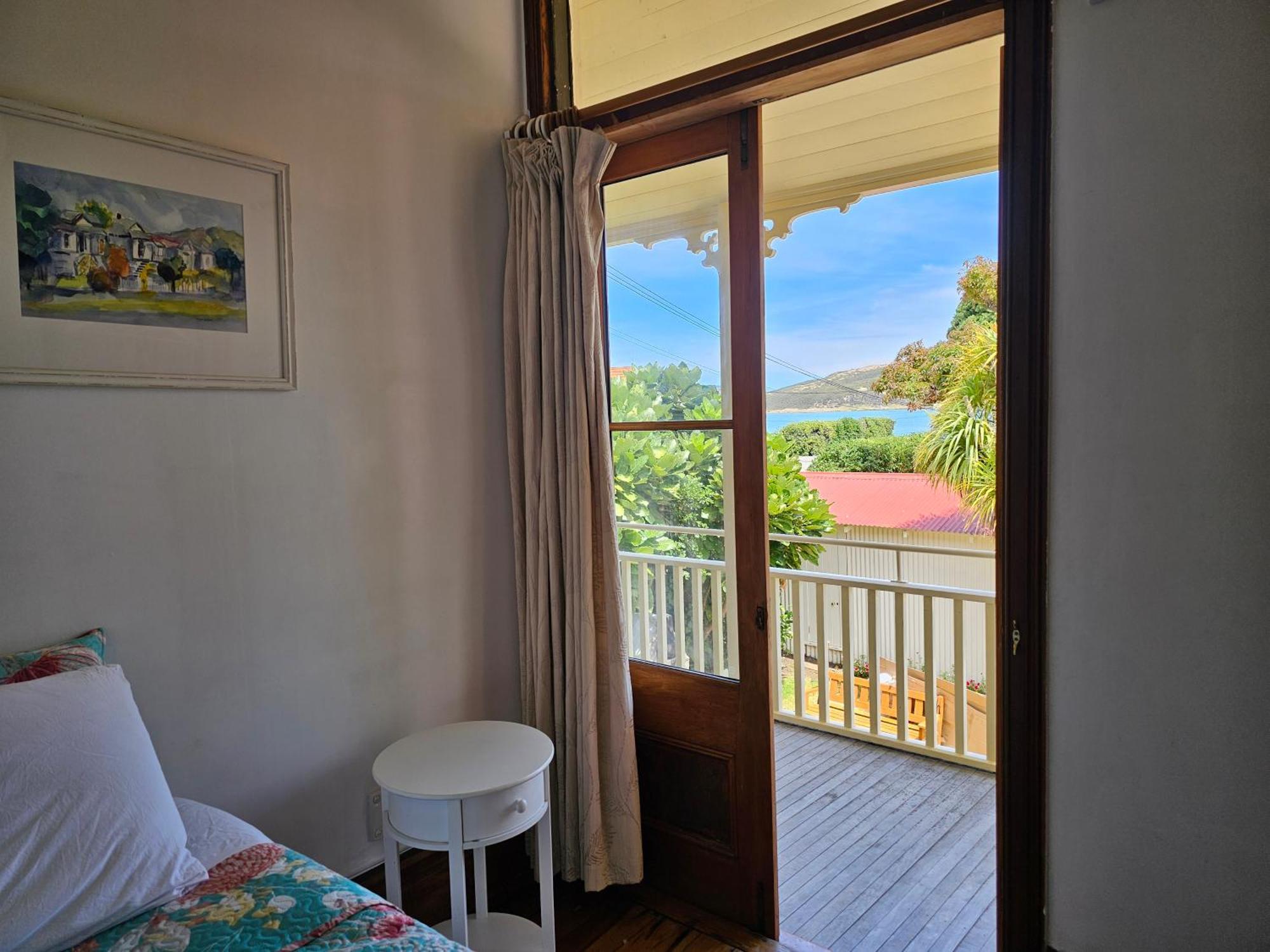 Brony'S Beachfront-Short And Long Term Stays Porirua Oda fotoğraf